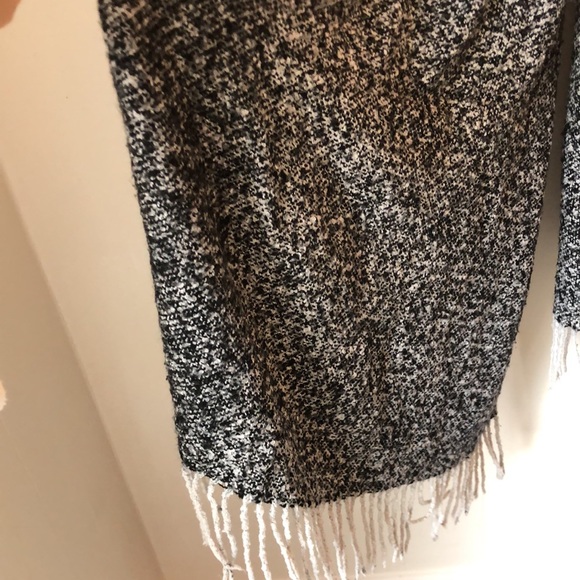 Echo from Anthropologie blanket scarf black/white - Picture 2 of 4